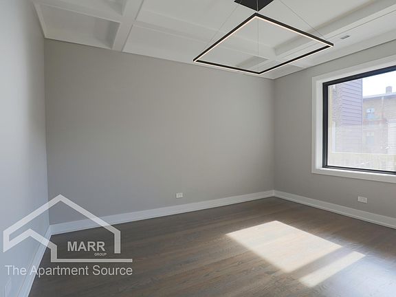 5th image of 1122 N Oakley Blvd #3
