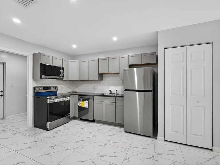 3255 Avenue J — Photo 13