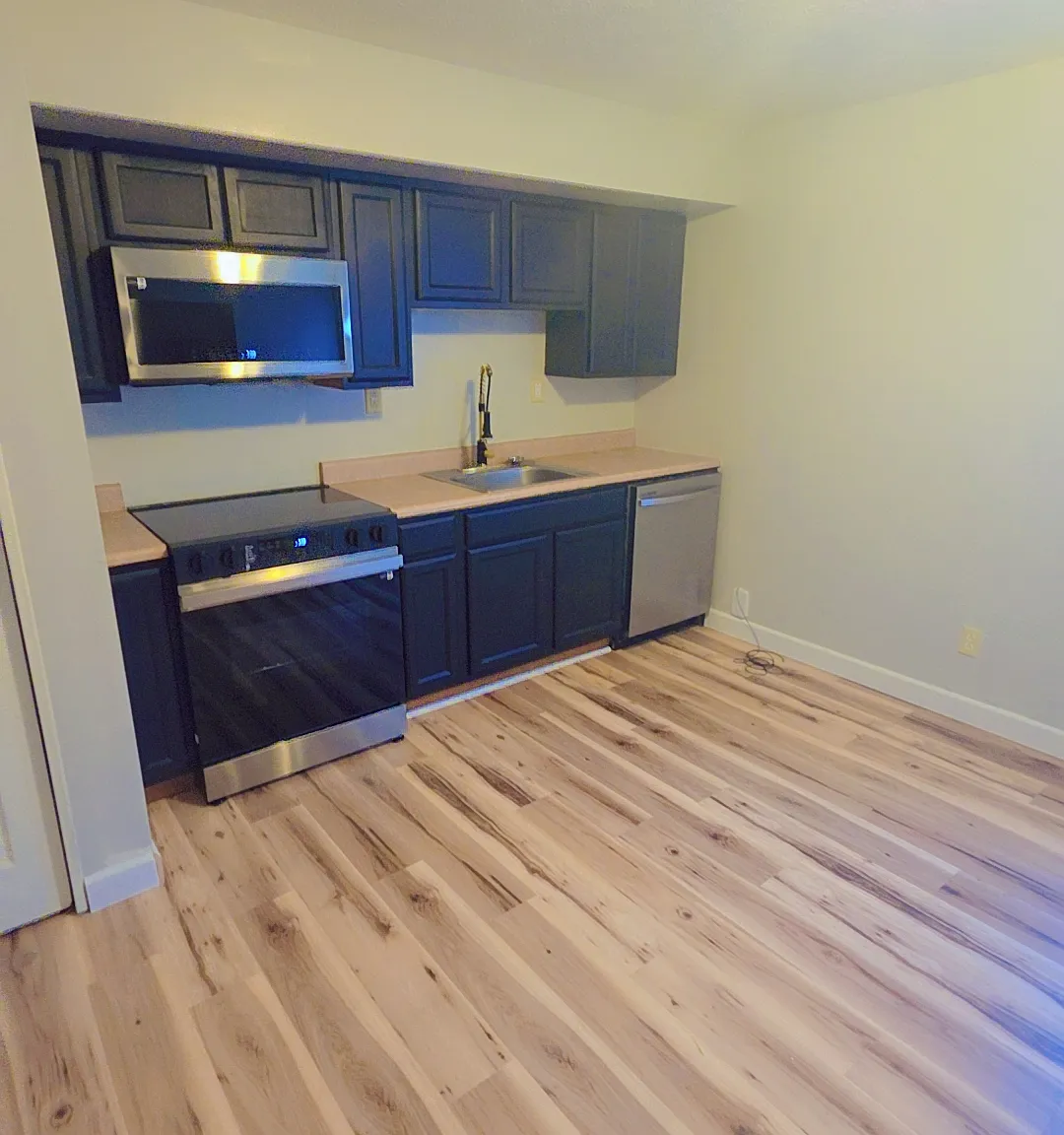 2 bed, 1100 sqft, $900 — Photo 1