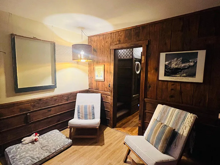 cozy rooms are airing for you to personalize