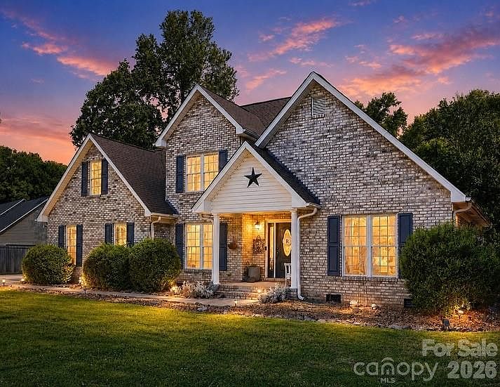 1st image of 104 Ardmore Pl