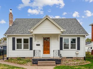 421 W 30th St, Davenport, IA 52803