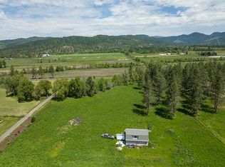 400 Aquarius Way, Cave Junction, OR 97523