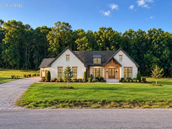 366 Snowy Meadow Ln, Soddy Daisy, TN 37379