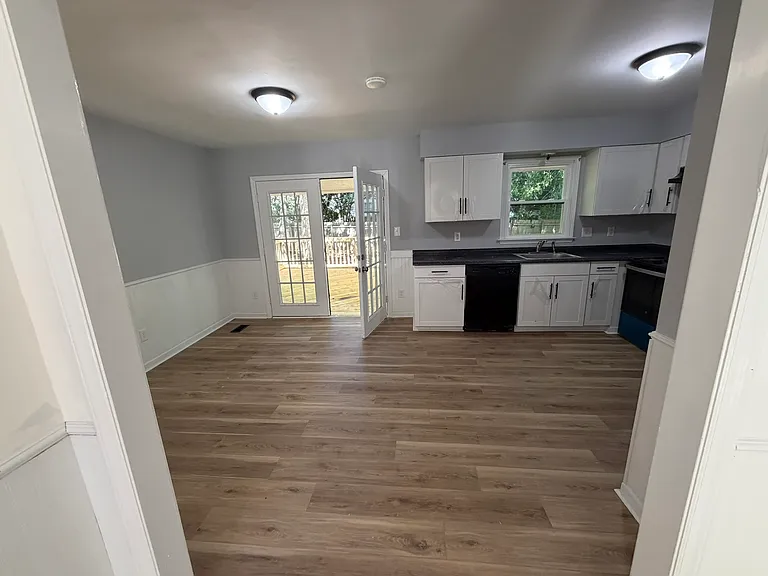 9412 Dominion Blvd — Photo 6