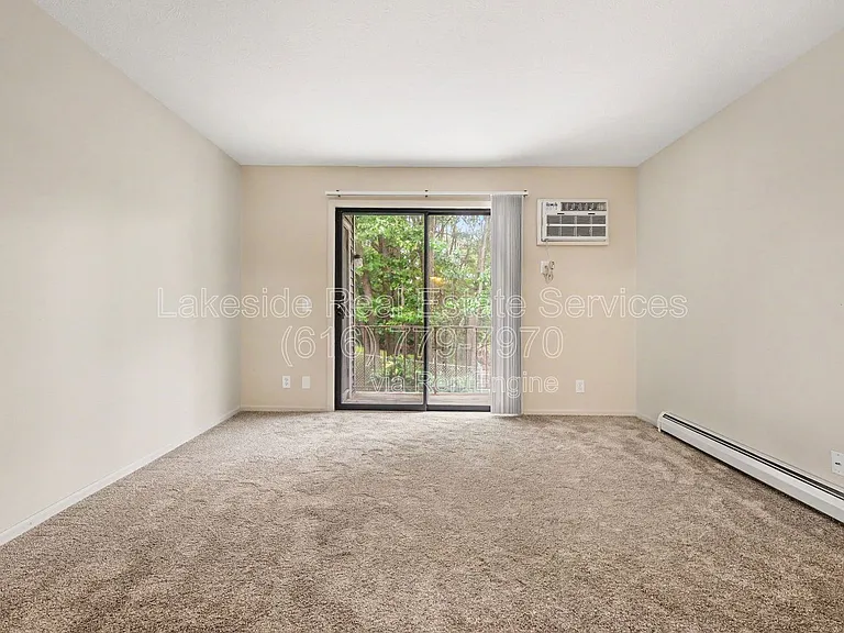 Maple Leaf Apartments — Photo 83