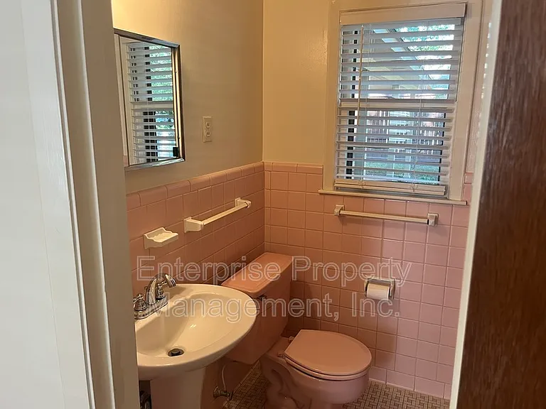 5081 Whitehall Ave — Photo 25