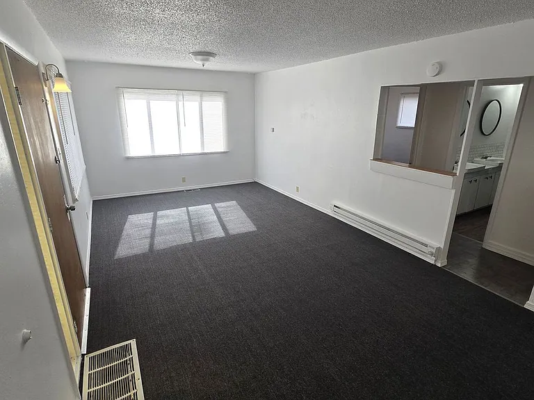 1000 California Ave — Photo 2
