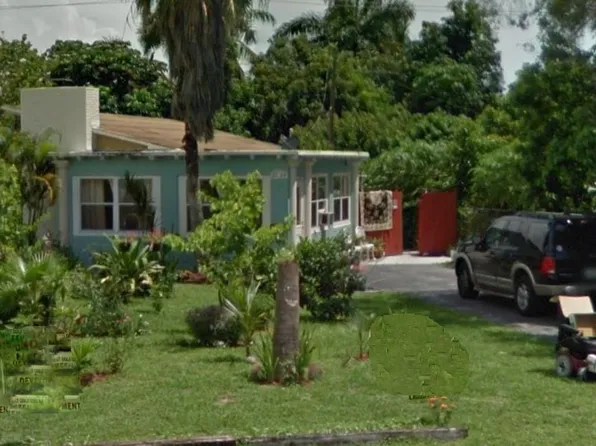 2739 Lincoln Street, Hollywood, FL 33020