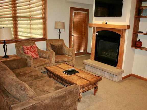 5th image of 401 Nystrom Ln #1216