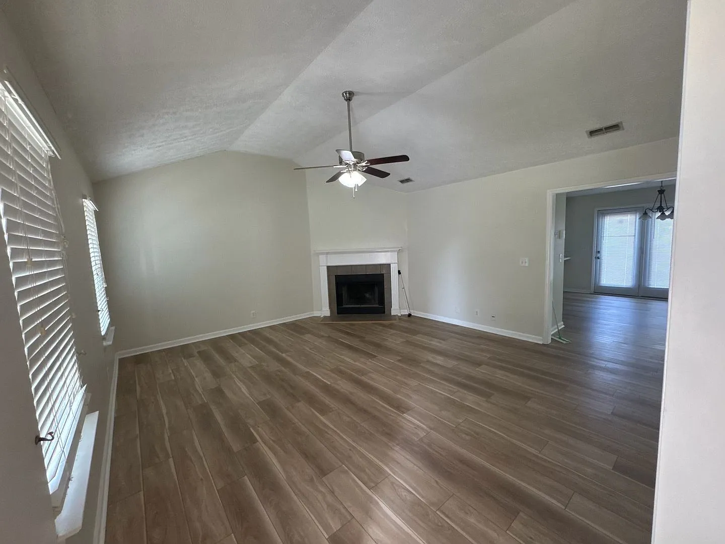 For Lease - 3 Bed 2 Bath - House In Murfreesboro — Photo 3