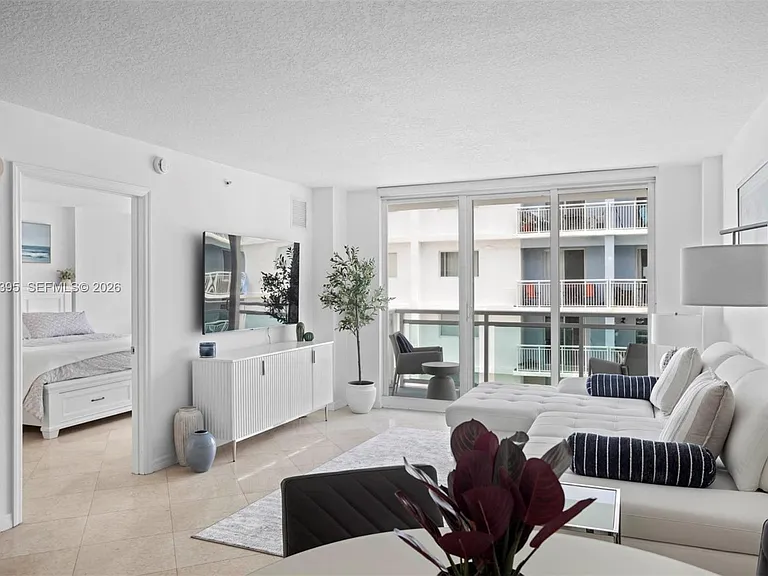 6917 Collins Ave #1512 — Photo 5