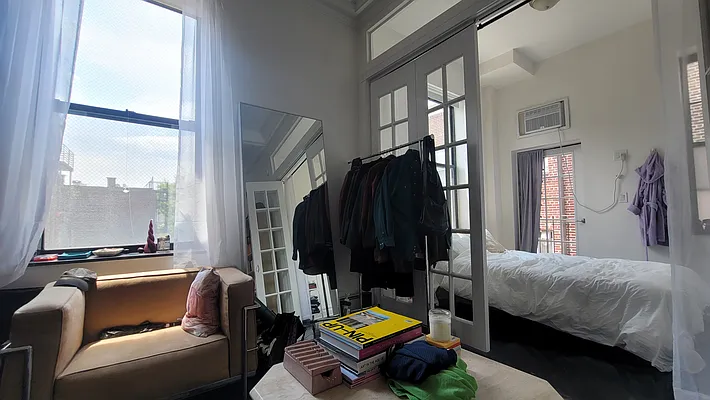Rented by Julien Aractingi, LREB | media 17