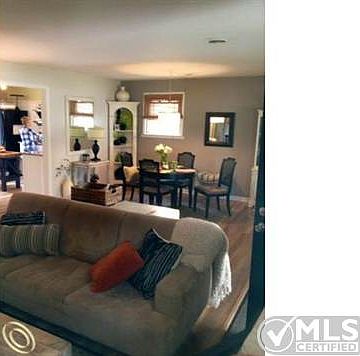 LIVING/DINING