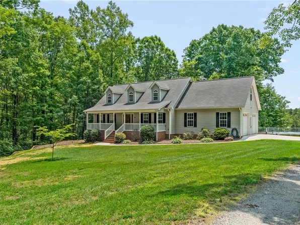 5805 Pine Hall Rd, Walkertown, NC 27052