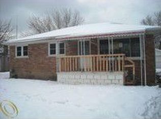 24545 Flower Ave, Eastpointe, MI 48021