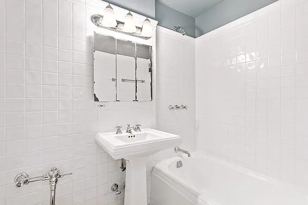 Sold by Keller Williams NYC | media 25