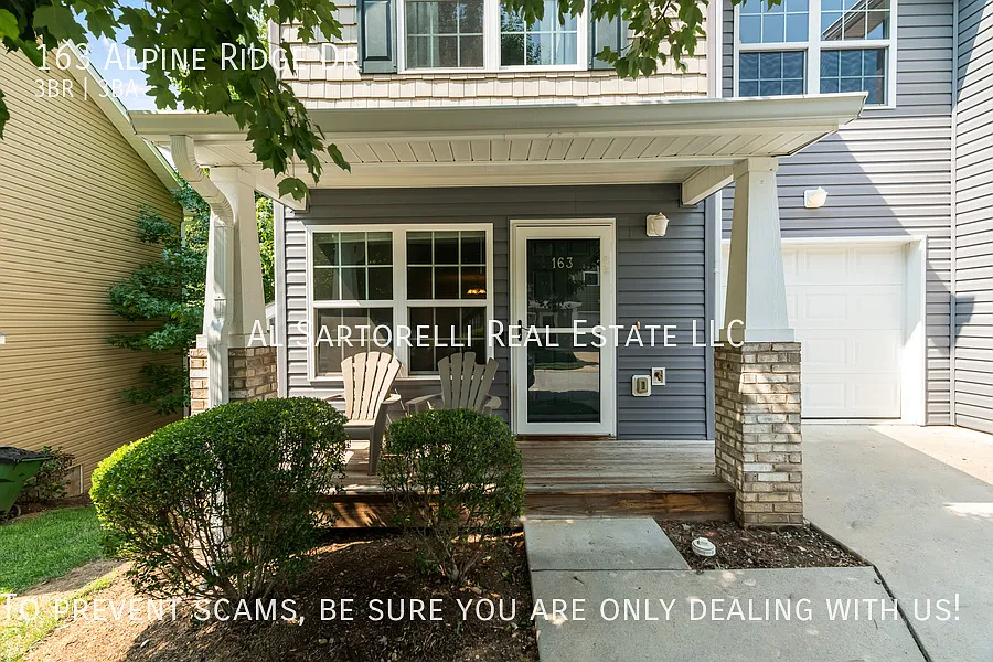 Convenient South Asheville End-Unit Townhome — Photo 4