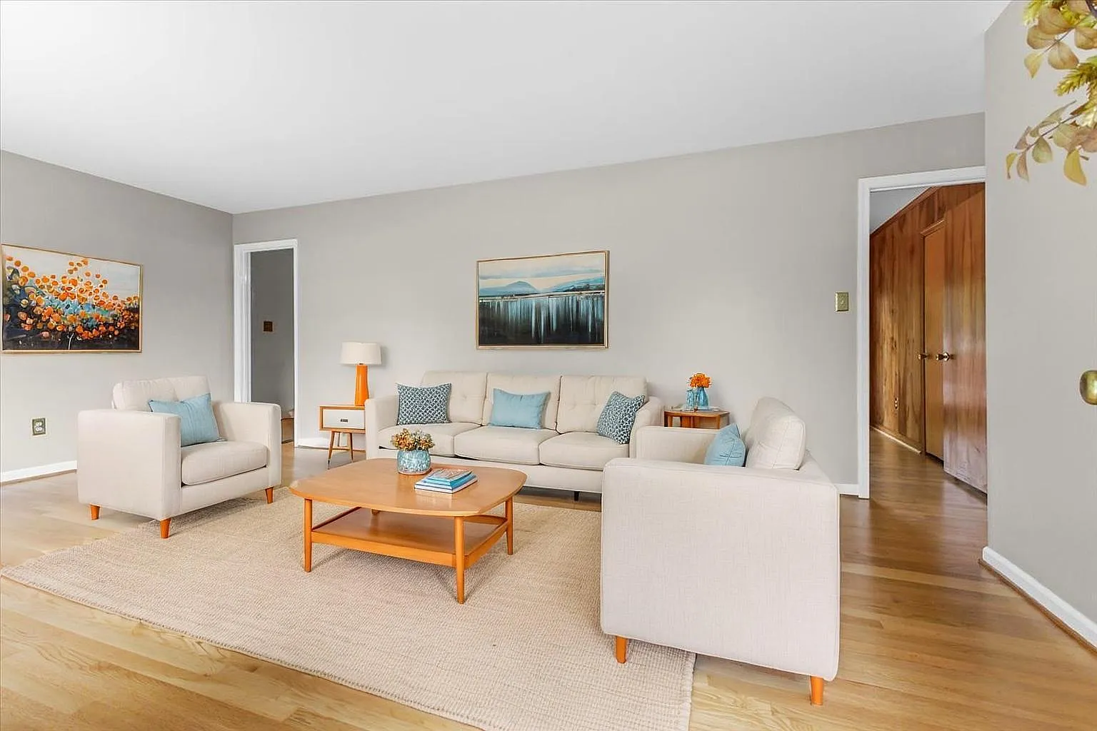 3 bed, 2.0 bath, 1725 sqft, $2,295 — Photo 3