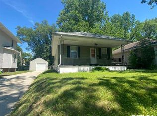 2424 S 9th St, Springfield, IL 62703