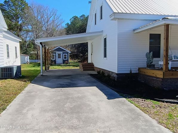 101 Cedar Street, Cerro Gordo, NC 28430