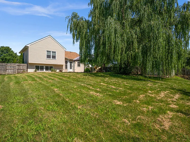 776 Chesterfield Ln — Photo 21