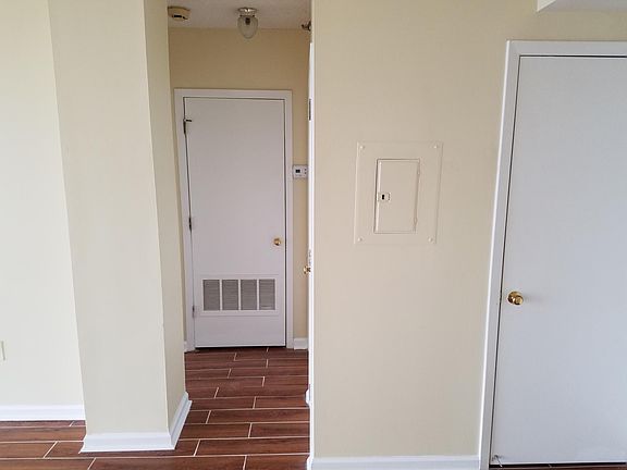 View hallway to bedroom and bath room