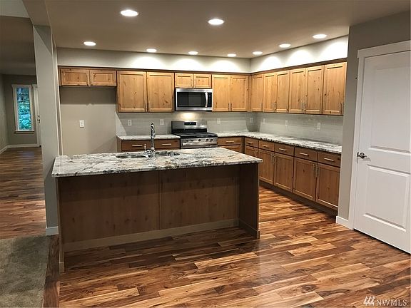 4th image of 4816 194th Pl NW