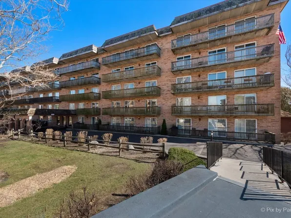 500 Redondo Dr APT 104, Downers Grove, IL 60516