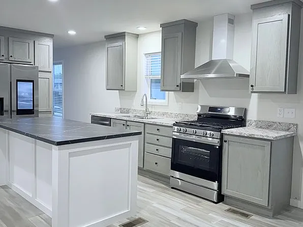 22422 S Cedar Dr, Channahon, IL 60410