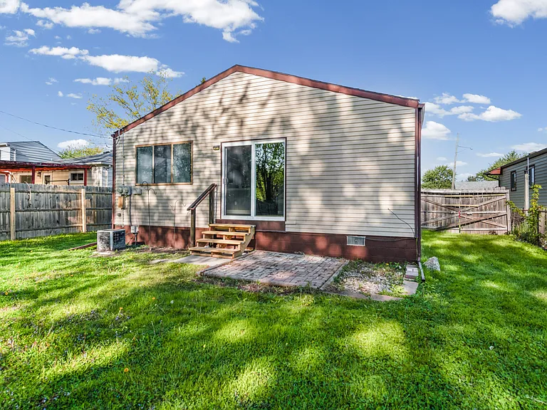 29131 Coolidge St — Photo 25