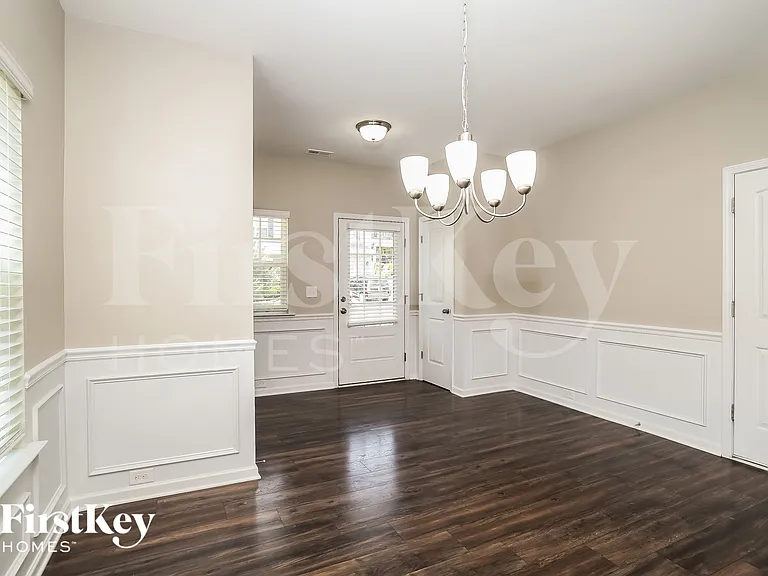 240 Jefferson Ave — Photo 5