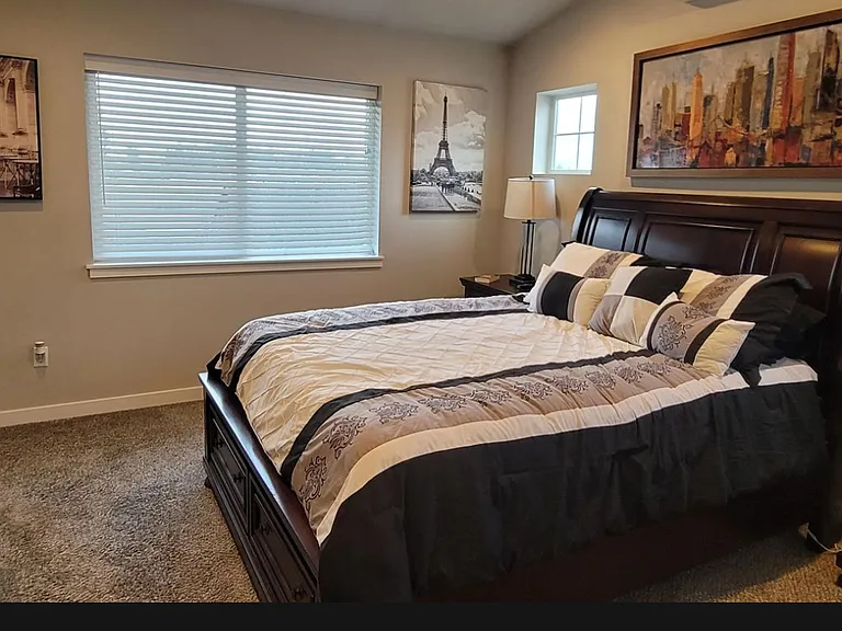 426 Raybird Ave — Photo 2