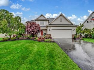 29 Ashwood Ct, Lancaster, NY 14086