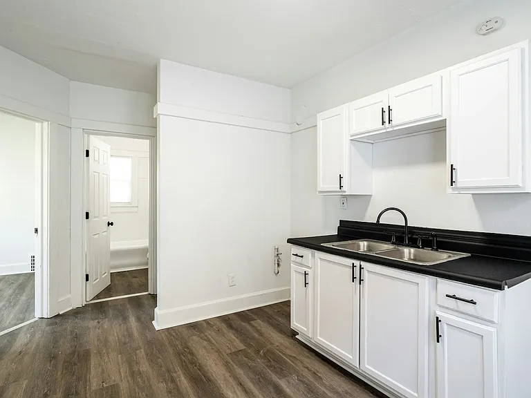 3151 N 11th St #B — Photo 4