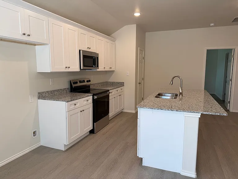 1336 Loess St — Photo 4