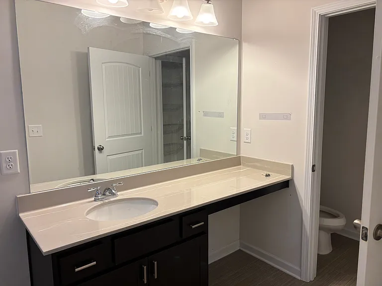 115 Marion Dr — Photo 8