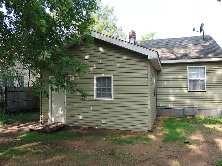 2144 Continental St — Photo 2