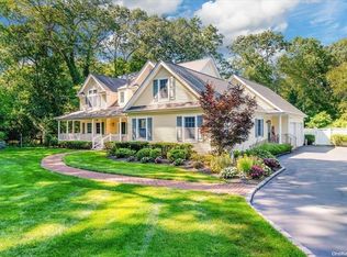 1 Woodstone Ct, Huntington Station, NY 11746