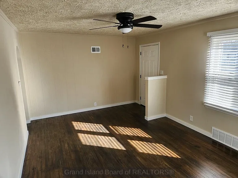 432 Dodge St — Photo 3