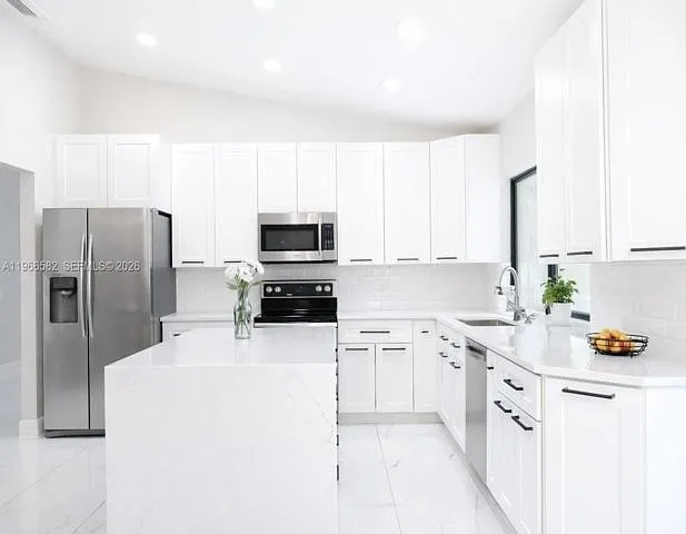 20888 Sugarloaf Ln — Photo 2
