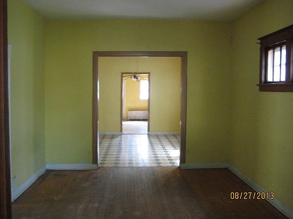 3rd image of 21 N 8th Ave