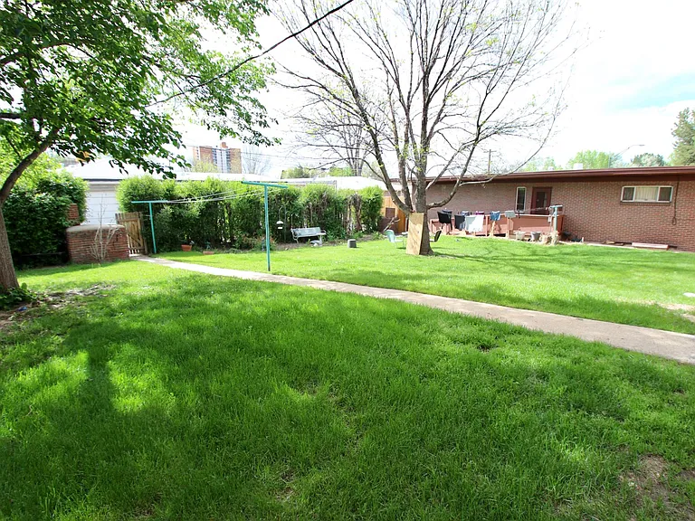 831 N Glencoe St — Photo 24