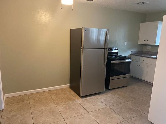 4th image of 6638 Macarthur Blvd
