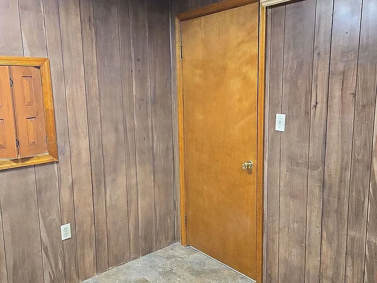 203 Lincoln Way E — Photo 16