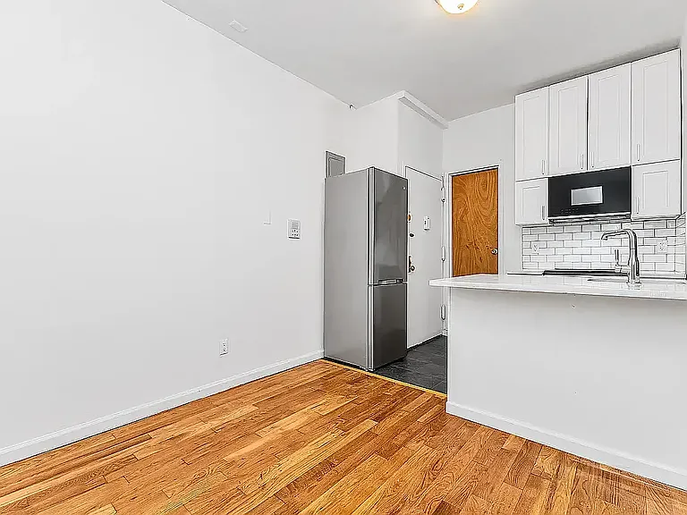 25 Thompson St #18 — Photo 4