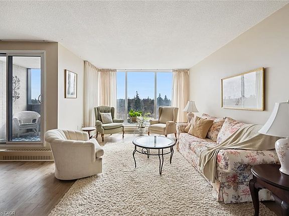 3rd image of 19 Woodlawn Rd E #703