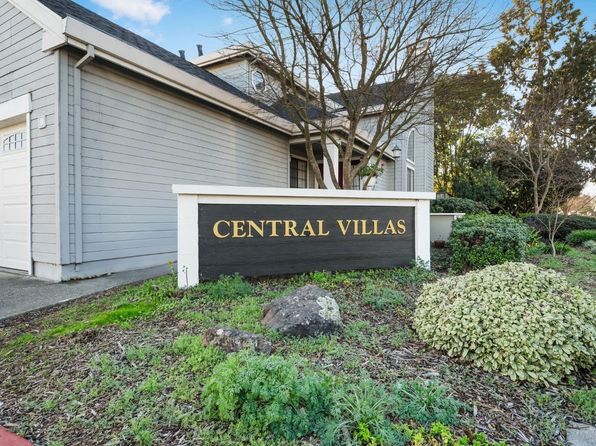 4 Valley West Cir, Napa, CA 94558