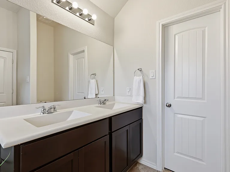 1722 York Creek Dr — Photo 24