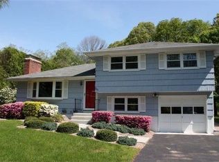 270 Stoddards Wharf Rd, Gales Ferry, CT 06335